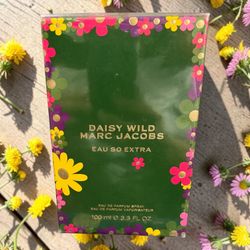 Daisy perfume