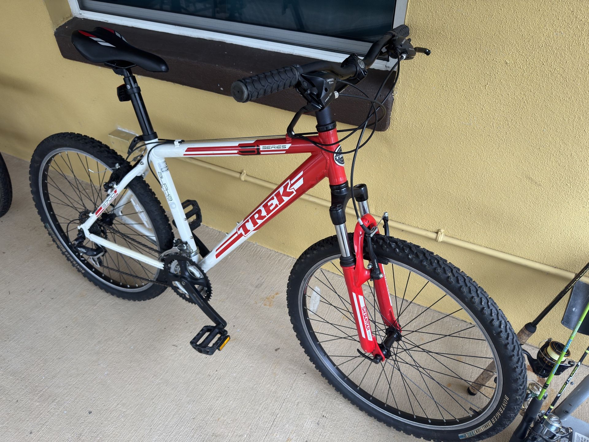 Trek 3700 Series
