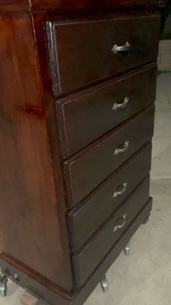 Dresser