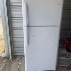 Frigidaire Refrigerator 