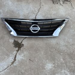 Parrilla Para Nisan Versa 2014