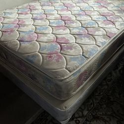 Queen Size Matrres Boxpring 