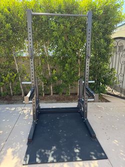 Squat Rack with Pull-Up Bar and mat