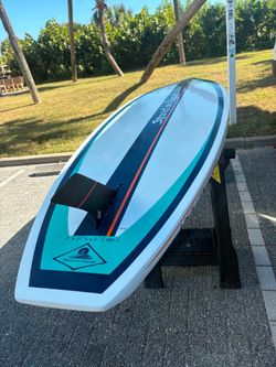 The ‘STAND on LIQUID’ Sammamish is an 11’ touring / distance fitness champ with a displacement hull.