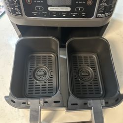 Ninja Air fryer. Dual Zone