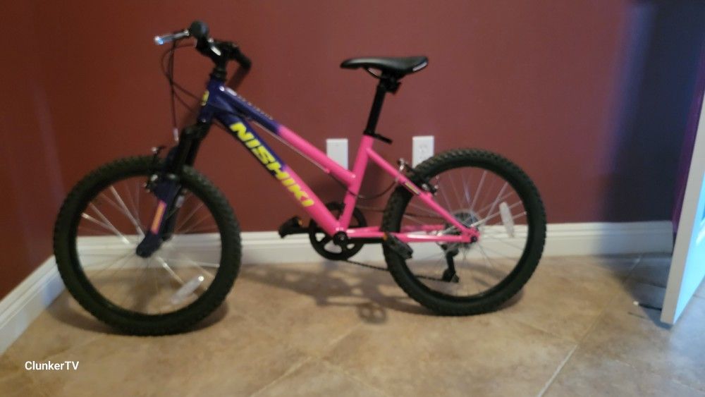 Nishiki Girls' Pueblo 20'' Mountain Bike
.