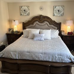 American Signature 4Pc Bed set