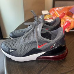 Nike Air 270 Iron Grey University Red Size 7Y