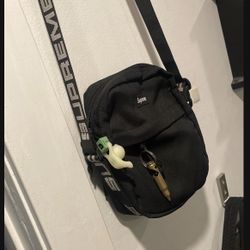 Supreme Shoulder Bag 