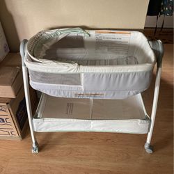 2 In  1 Bassinet/ Changing Table