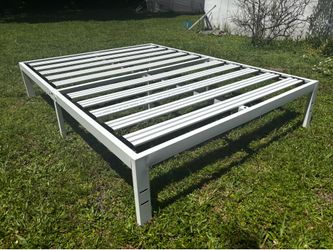 Dreamy Bright Whit Queen Bedframe For Good Nights + Better Days