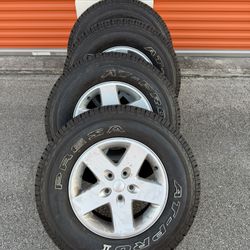 Complete Set Of Wheels For Jeep LT 255/75R17 111/108Q