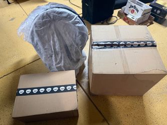 Brand new Whiskers Kitty Litter Robot 4r