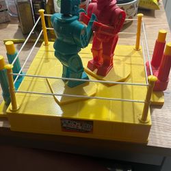 2001 Rock em Sock em Robots 