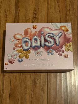 Daisy Marc Jacobs Eau So Fresh gift set