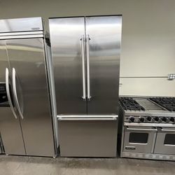 THERMADOR 3 DOOR FRIDGE WITH ICE DISPENSER