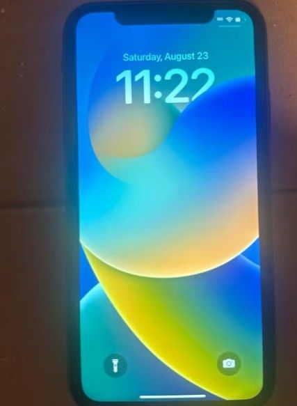 Apple iPhone 11 64gb unlocked iOS 16.3.1