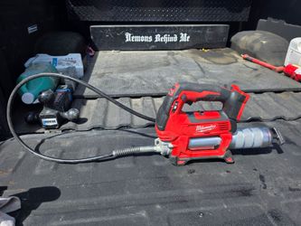 Milwaukee 18v Grease Gun