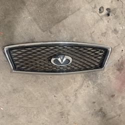 Infiniti Q50 Grill With Emblem 