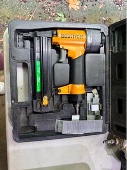 Bostitch 1/4” stapler / brad nailer