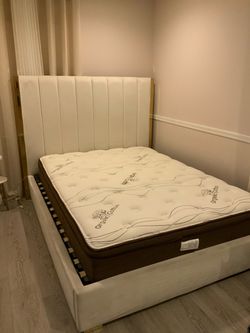 queen bed without mattress