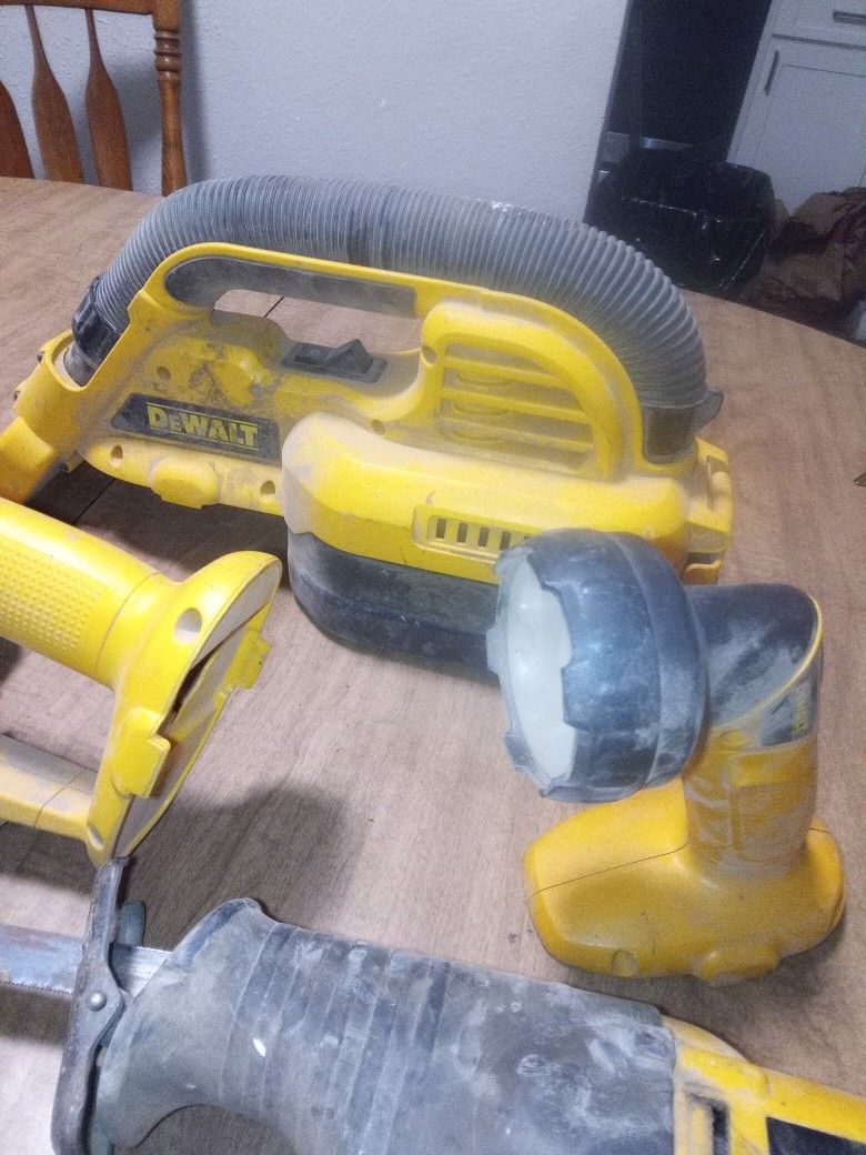 DeWalt 18v Light (No Battery)
