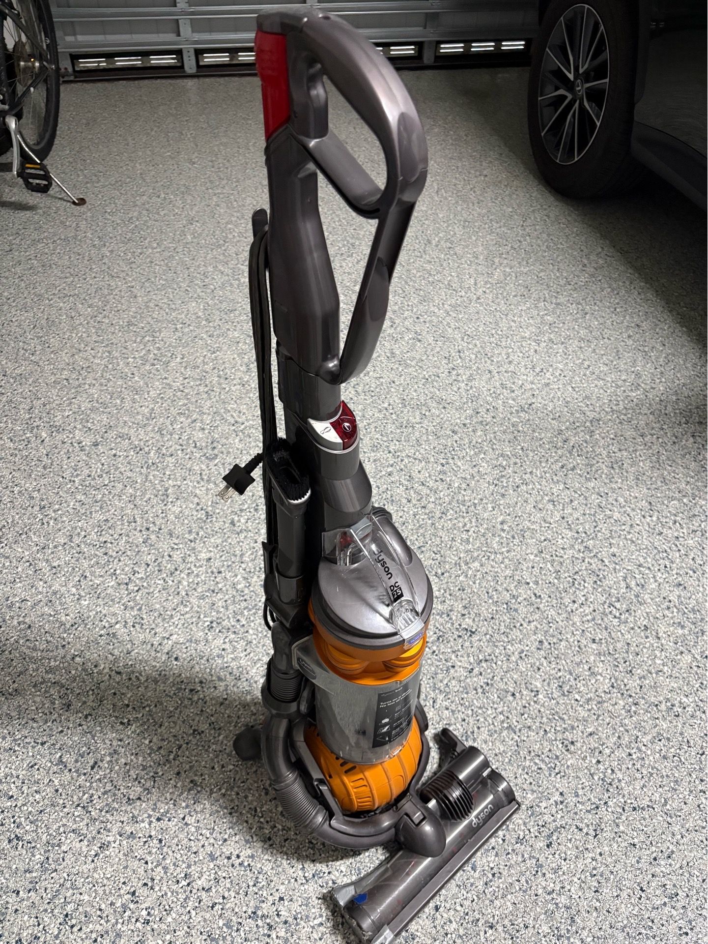 Dyson dc 25 Upright Vacuum Cleaner