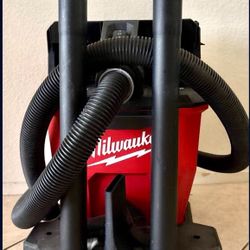 MILWAUKEE TOOL Wet/Dry Vacuum Kit, 9 gal, 4 1/4 hp Dual Battery Slots