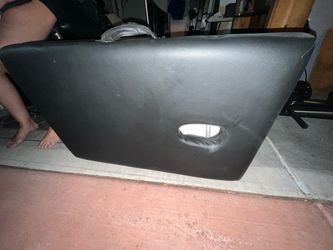 Gentle used  massage lash or facial table