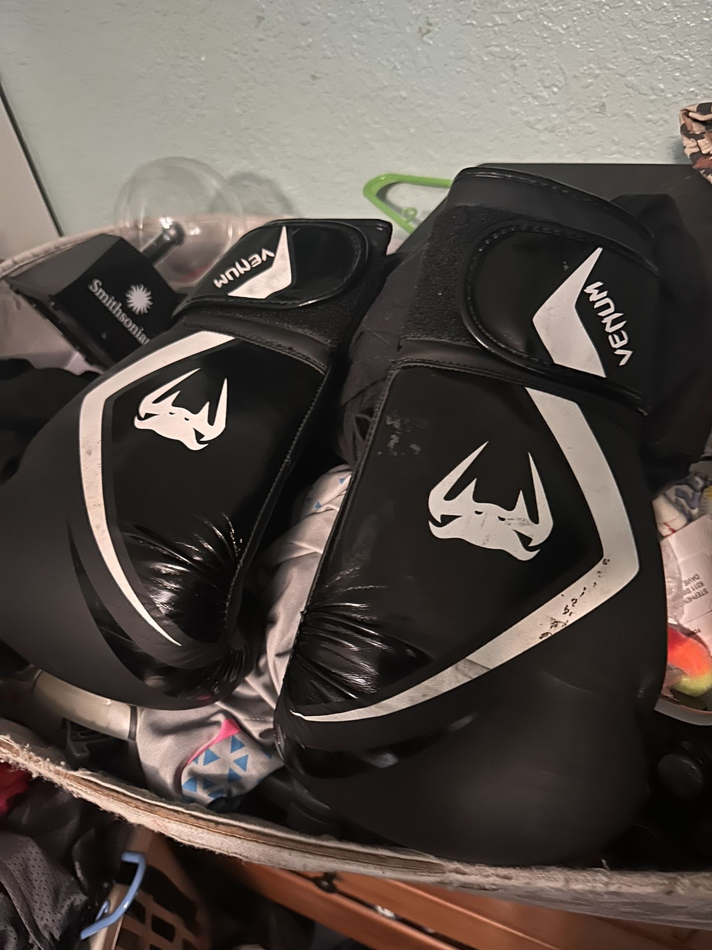 Venum Boxing Gloves 14oz