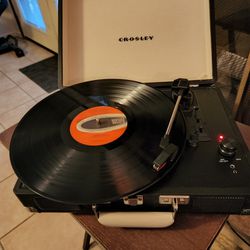 Working Crosley Turntable CR8005A-CB comes with FREE Ion ROFILE Pro multi-speed USB Turntable & a Magnavox Stero Unit with 2 Speakers