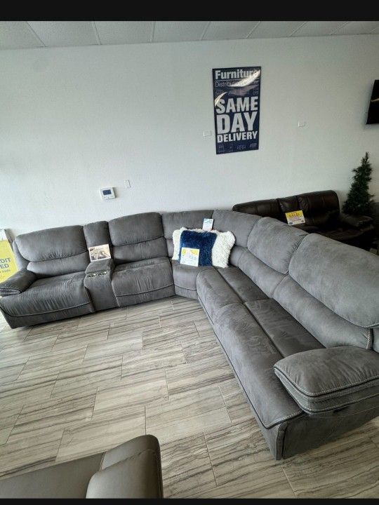 *4th Of July Now!!!*---Attractive Alejandra Gray Microfiber Reclining Sectional Sofa---Delivery And Financing Available🫡
