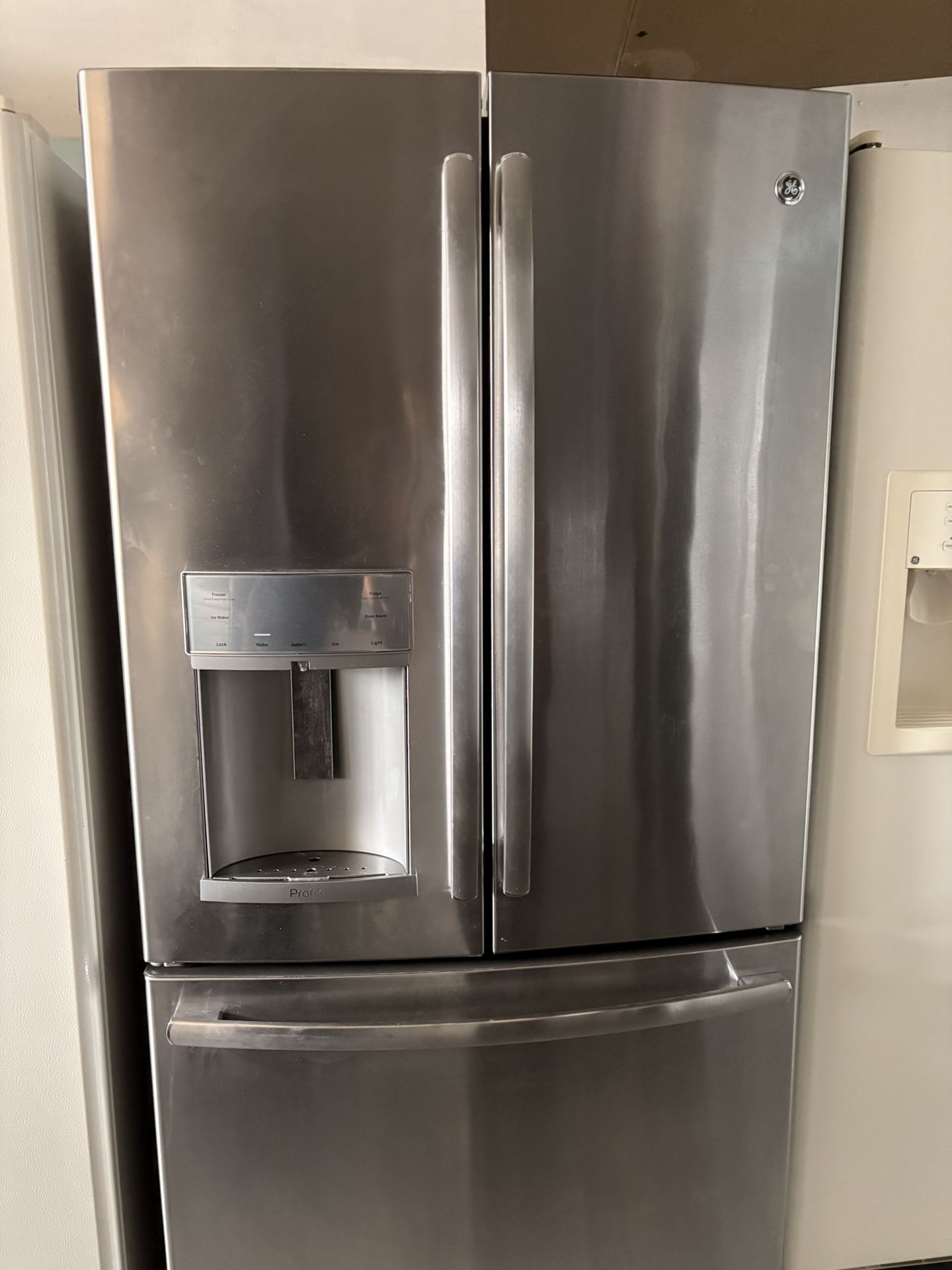 GE Refrigerator 