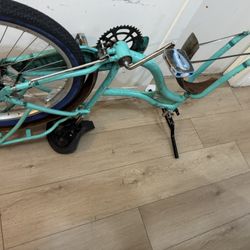 Fixie And Huffy Beach Cruiser Must Pick Up Only $100 For Both