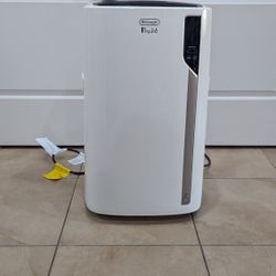 De'Longhi Pinguino 4-in-1: Air Conditioner, Heater, Dehumidifier, and Fan