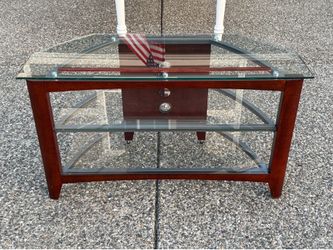 TV Stand/ Entertainment Center