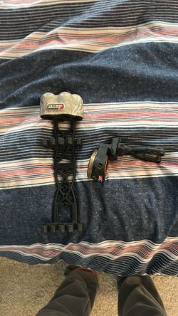 Fuse 4 arrow quiver and 3 pin fuse sight.