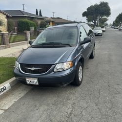 2003 Chrysler Town & Country