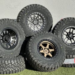 Set of 4 NEW 17” Jeep Wrangler Wheels Lock rims 5x127 Gladiator 35” R/T Tires Sahara Rubicon JL 392 (Set of 5 Available)