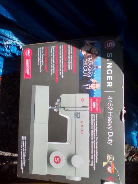 4452 Heavy Duty Singer Sewing Machine