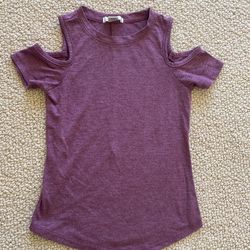 Girl’s cold Shoulder Top By Bozzolo Size X-S