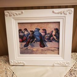 New beautiful wall decor measures approximately 15"x17 in excellent condition