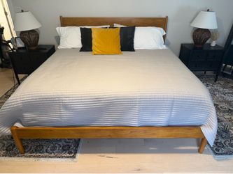 King Size Bed/Box Springs/Mattress