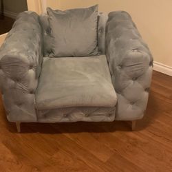 Tufted Chair And Ottoman 