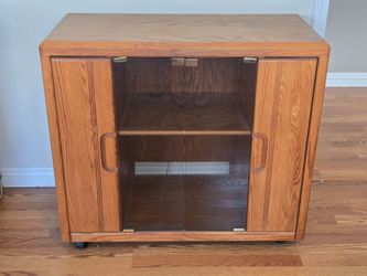 Oak Entertainment/Stereo Cabinet w/Glass Doors