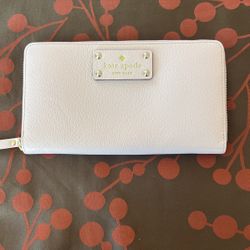 New Kate Spade Zip Around Wallet