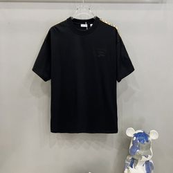 Round neck short-sleeved T-shirt