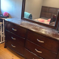 Dresser With Mirror And 2 Night Side Tables 