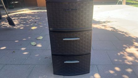 Plastic drawer