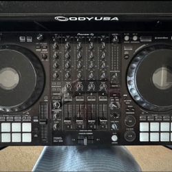 Pioneer-Rekordbox-DDJ1000-With-Odyusa Flight Case 